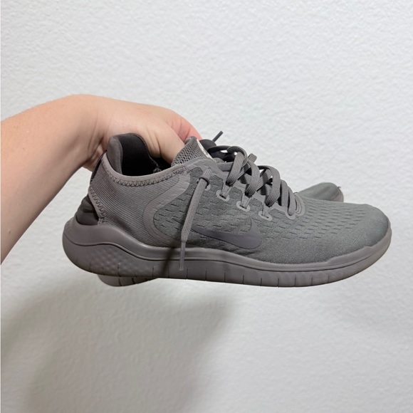 Nike grey free runs - Picture 6 of 9